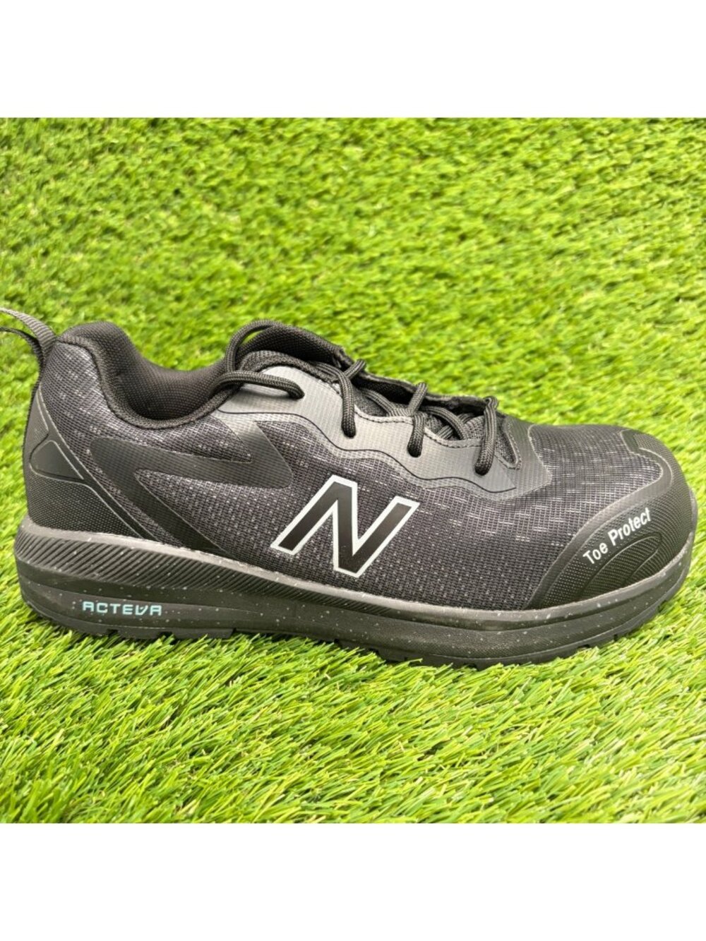 New Balance Logic Womens Size 7 Black Athletic Composite Toe Safety Work Shoes